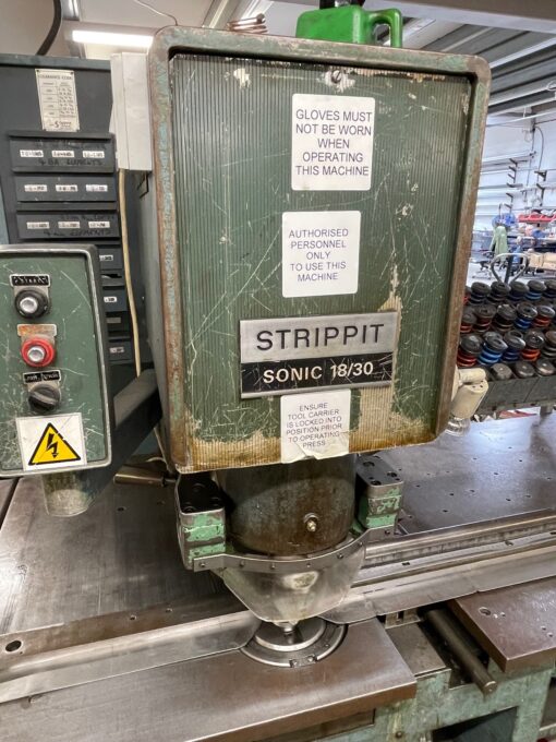 SOLD / Strippit Sonic 18/30 Punching Machine - Image 7